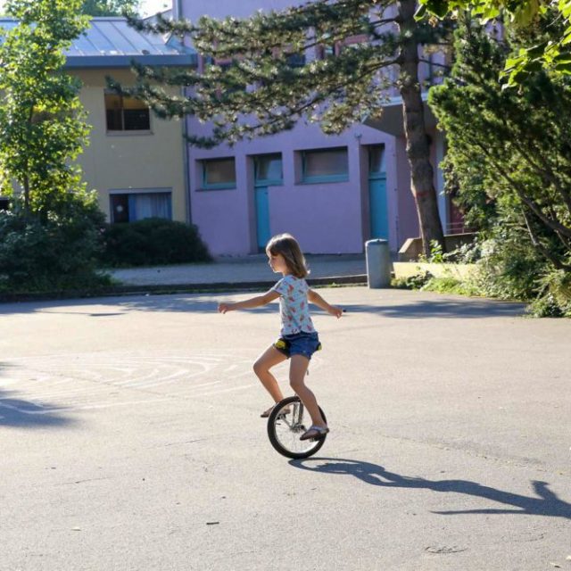 le monocycle à l'école primaire Steiner Waldorf